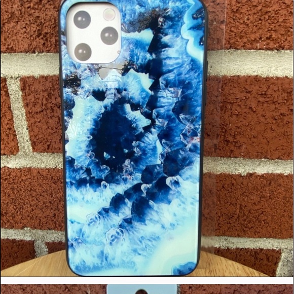 iPhone 11 Max Phone Case - Picture 3 of 4